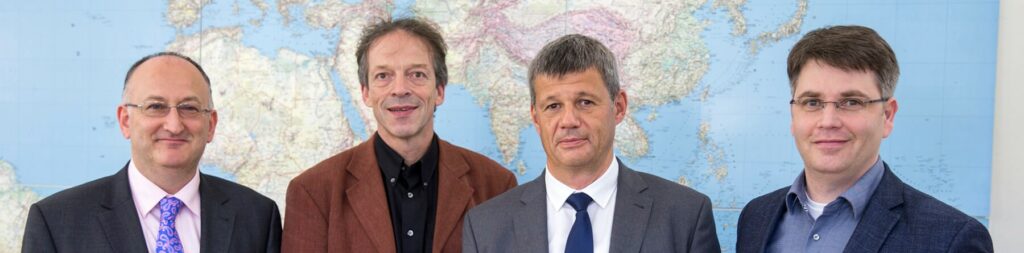 Im November 2017 unterzeichneten Geschäftsführer Ralf Rössler (3.v.l.) und Rektor Prof. Dr. Folker Roland (2.v.l.) in Anwesenheit von Prof. Dr. Can Adam Albayrak (1.v.l.) und Prof. Dr. Thomas Leich den Kooperationsvertrag zwischen der RR Software GmbH und der Hochschule Harz.