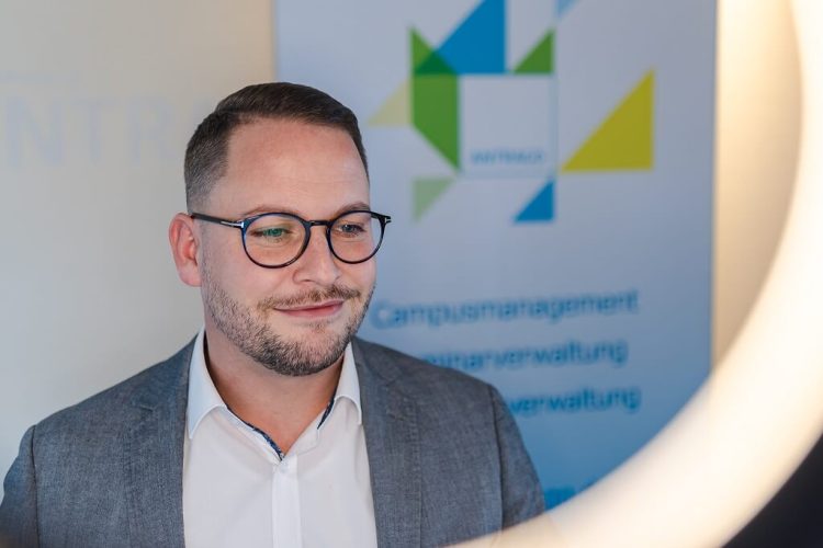 Digitale ANTRAGO Konferenz 38 Ob Ringleuchte, Leuchtschirm oder 4K-Kamera - bei der Konferenz sollte es an nichts fehlen- Digitale ANTRAGO Konferenz 2020